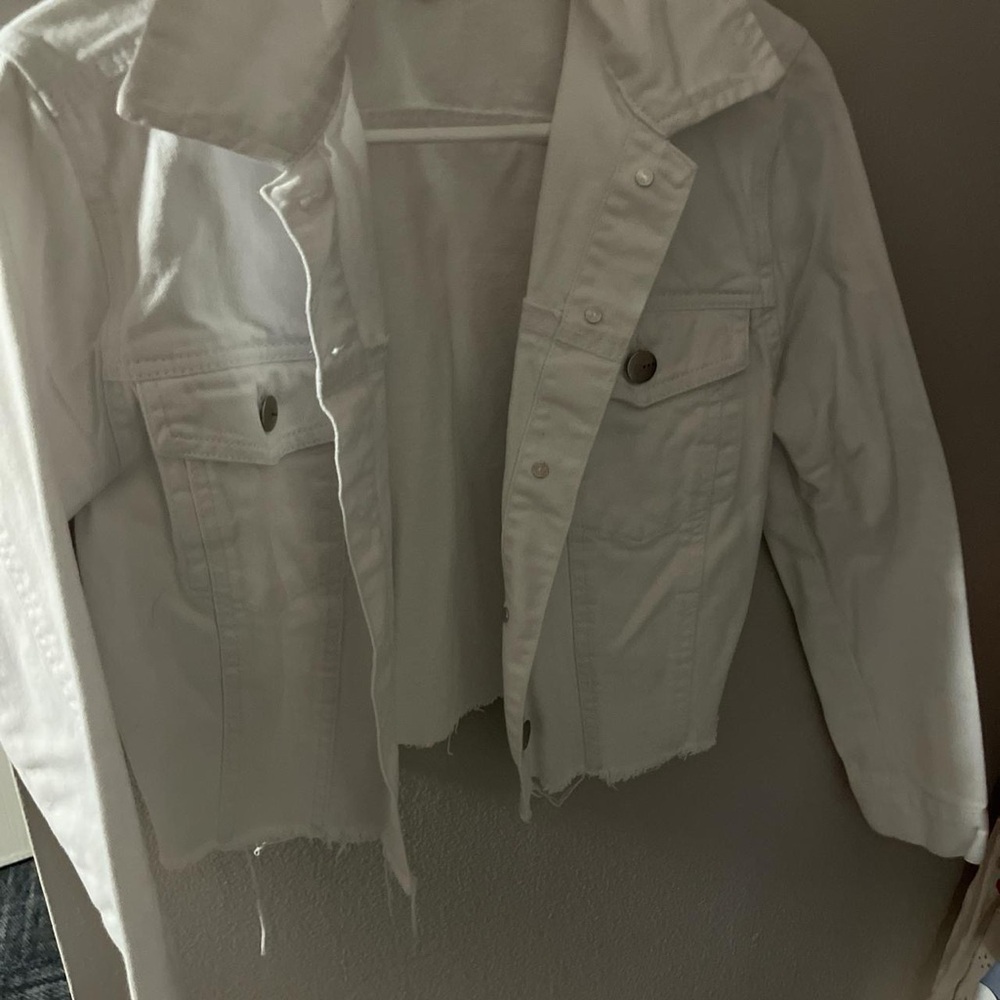 White Denim Jean Jacket with Classic Design